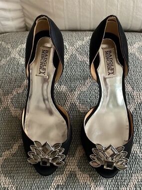 Badgley Mischka Satin Heels in Size 6M